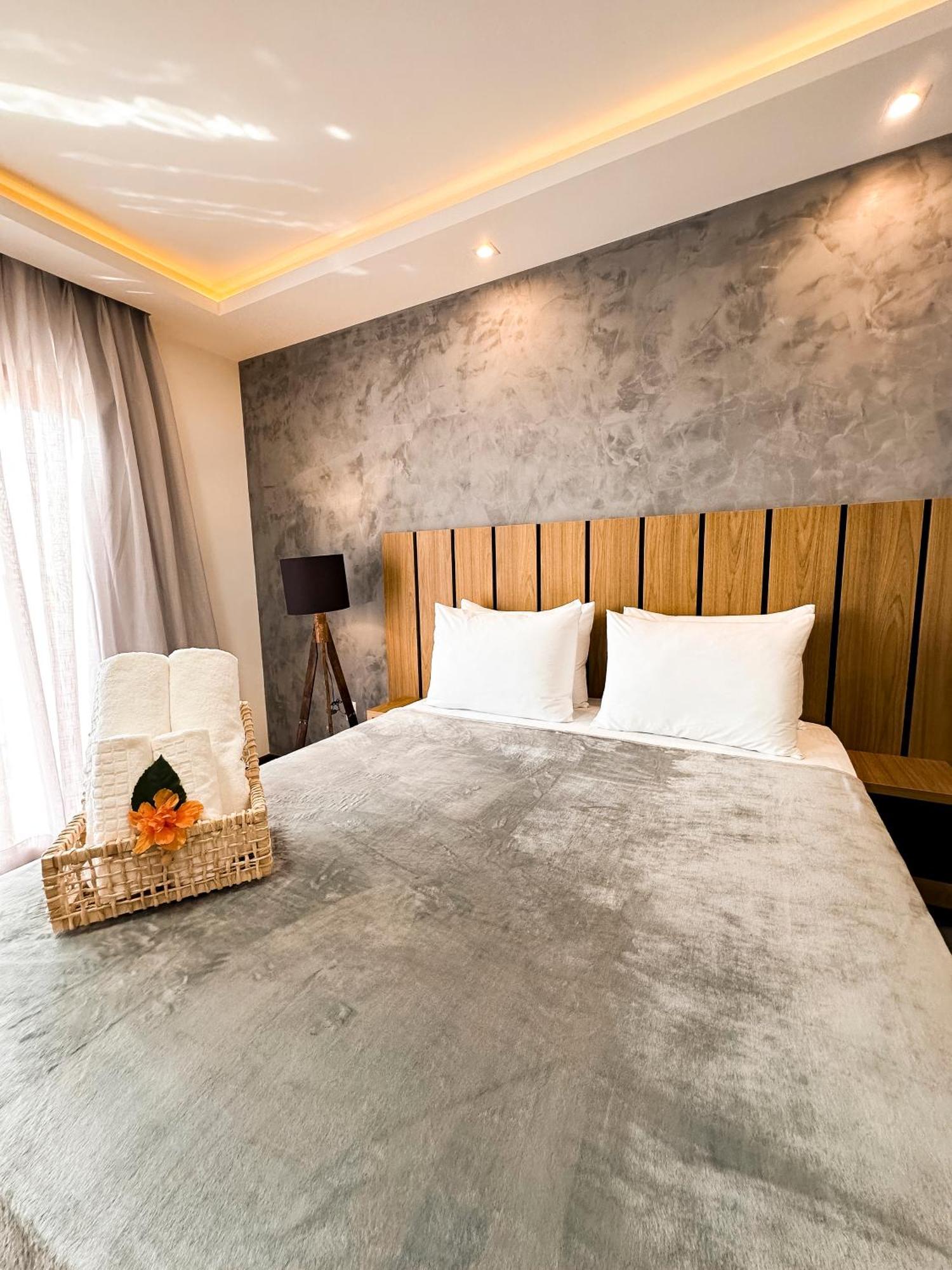 Aloha Palace Hotel 4*